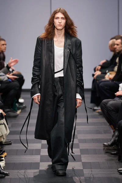 Look 29